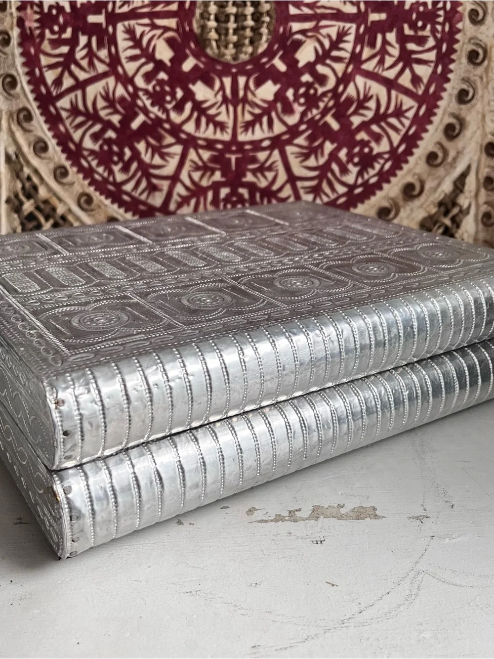 Vintage embossed Decorative Silver tone Jewelry Box vanity